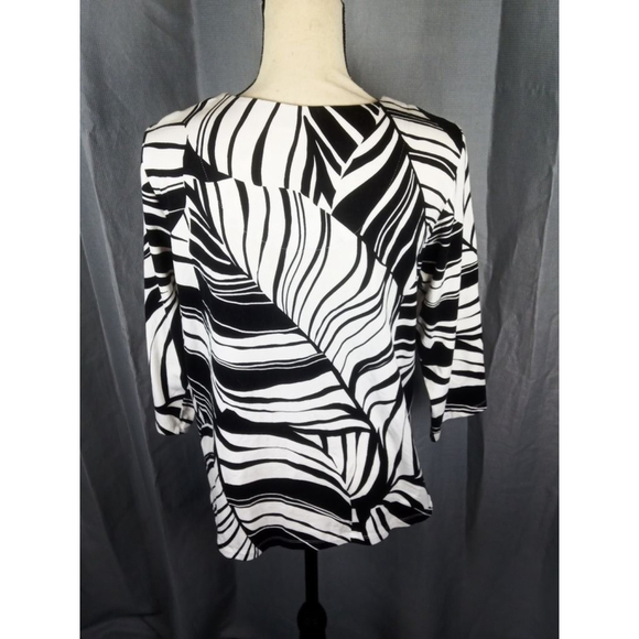 Women's Alfred Dunner Black & White Abstract Tee S - Picture 3 of 4